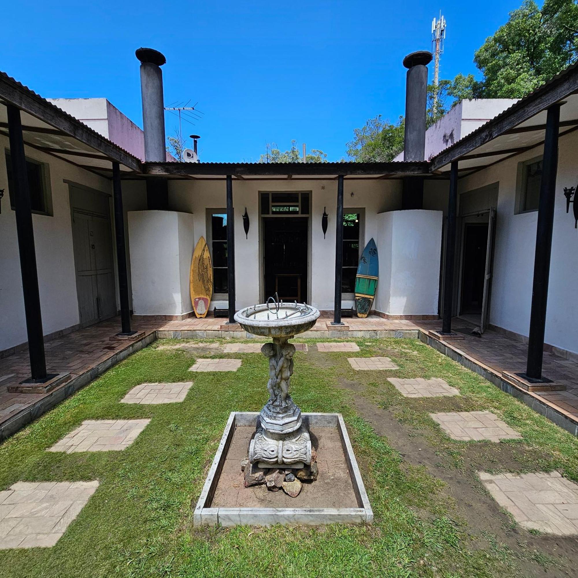 Hostel Punta Ballena Bar エクステリア 写真